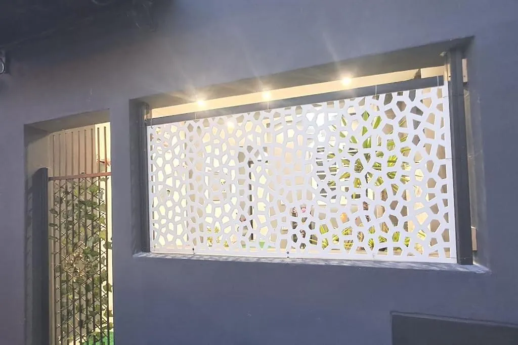 Flower'S House Di Doris Simone Bari 0*,